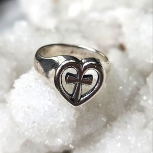 Retired James Avery "Eternal Love" Eternal Love Size 7 Ring